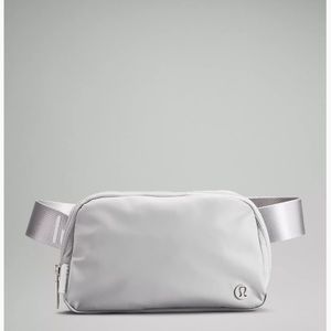LuluLemon Everywhere belt bag 1L Drop White/Silver